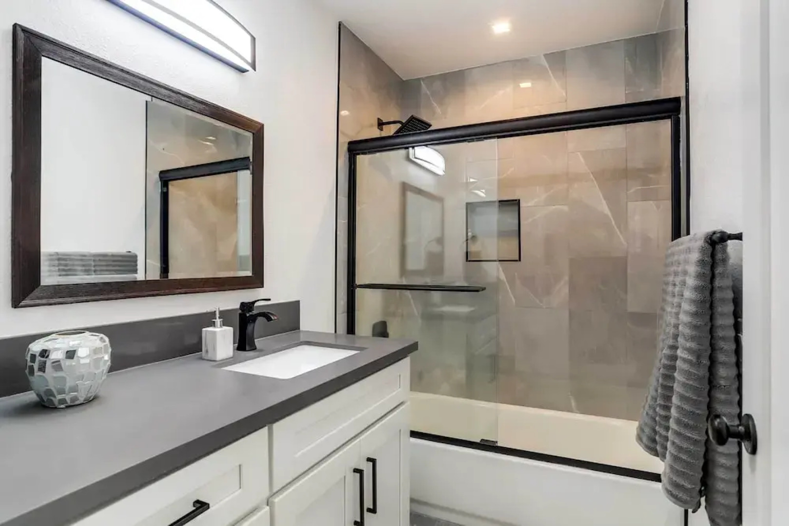 Golf Haven w/ Pool Access - 5 Mi to Palm Springs