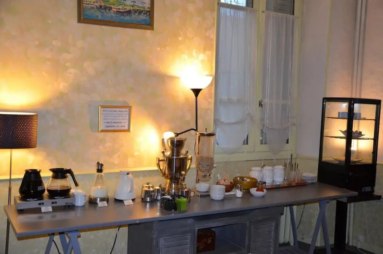 Logis Palais Des Fleurs Restaurant Les Capucines