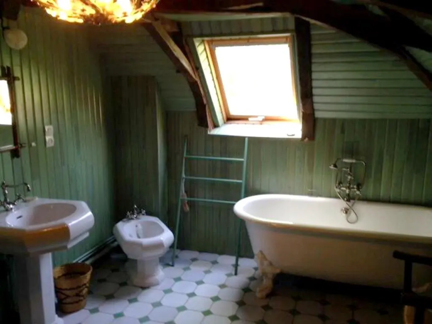 House With 4 Bedrooms in Merlhac, With Wonderful Mountain View, Enclos