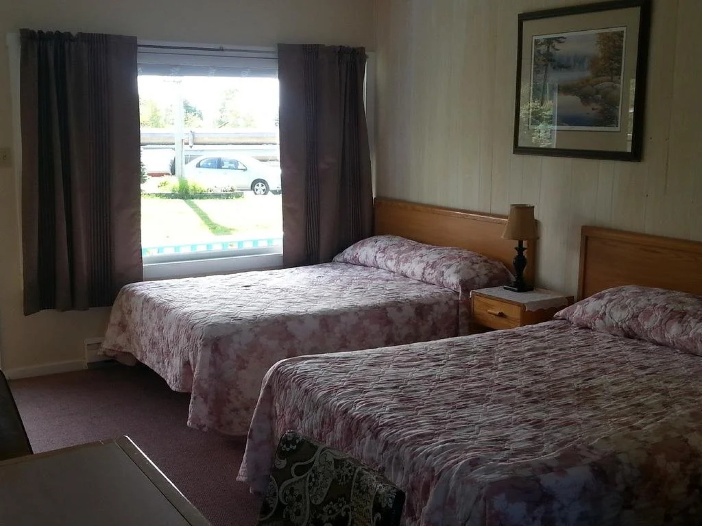 Lily Front Motel & Cottages