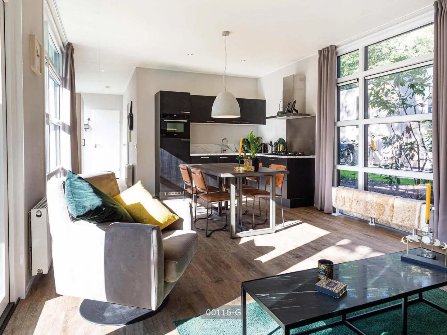 Detached, modern chalet with sauna and spa, in a holiday park, 8 km. from Hoorn