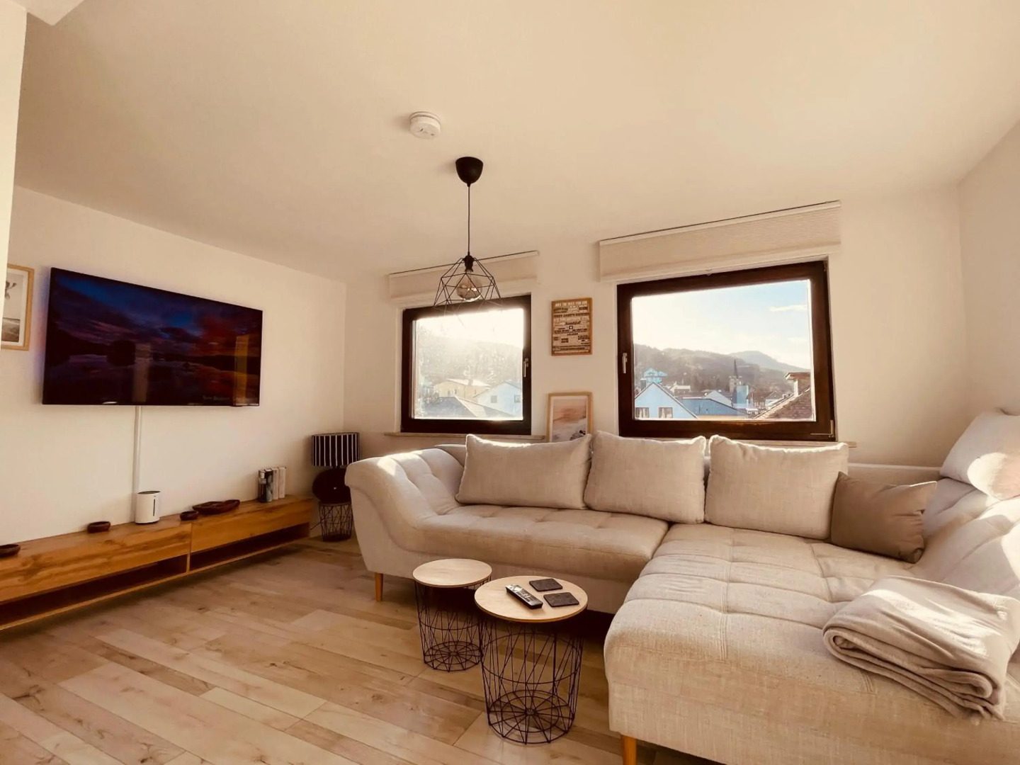 Apartment Rust-modernes Apartment mit Prime, Küche, WLAN, Garten