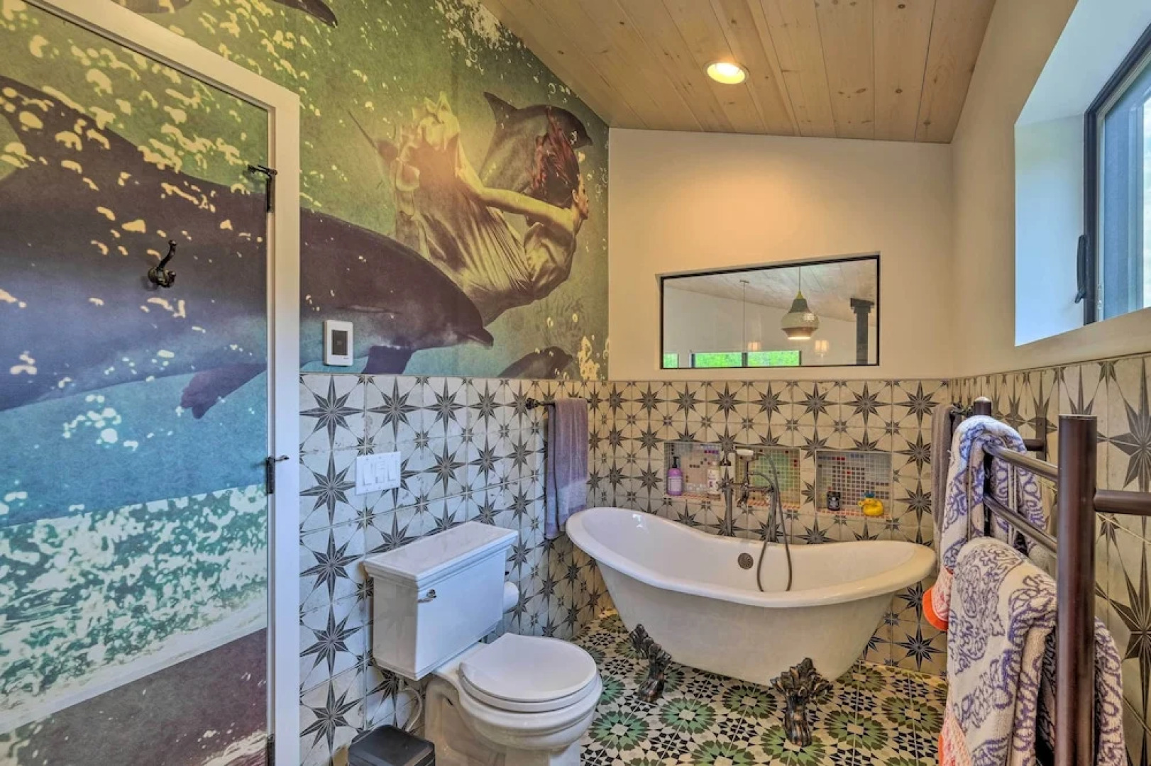 Luxe + Modern Home: 30 Mi to Saratoga Springs!