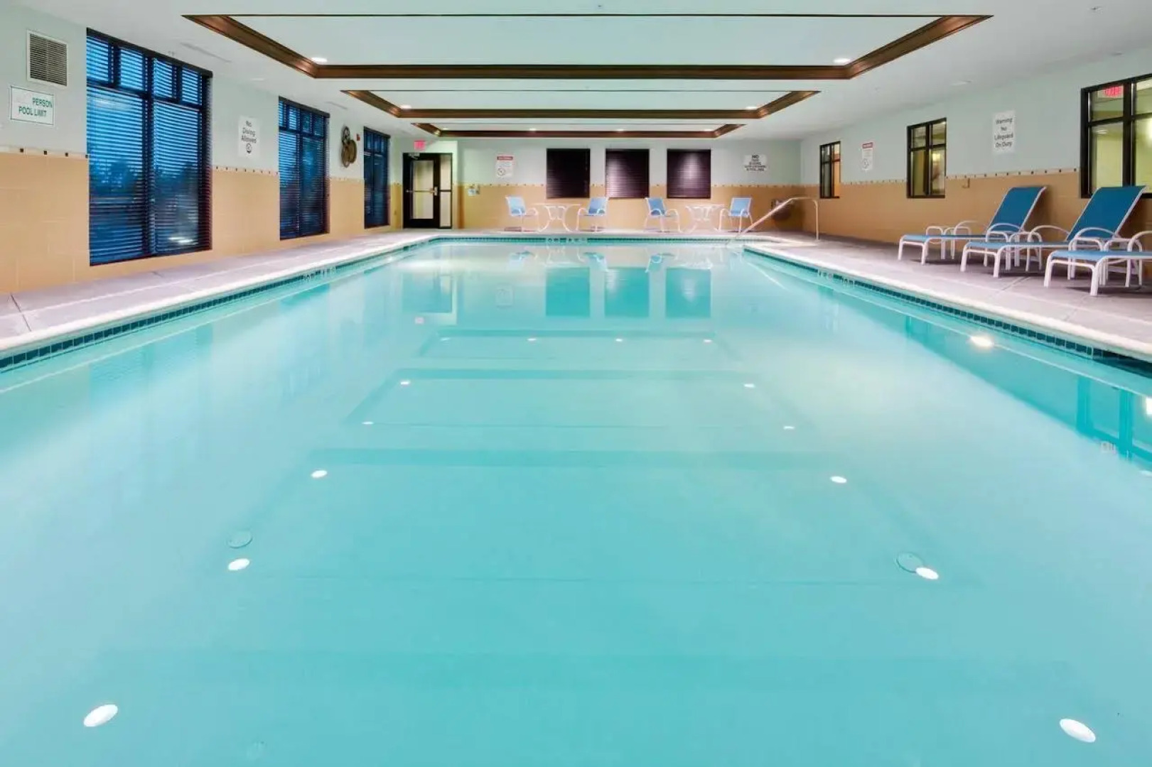 Holiday Inn Express & Suites Warminster - Horsham by IHG