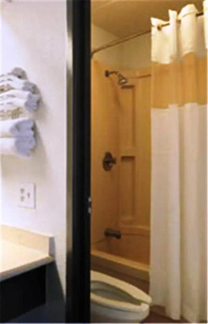 Travelodge by Wyndham College Park