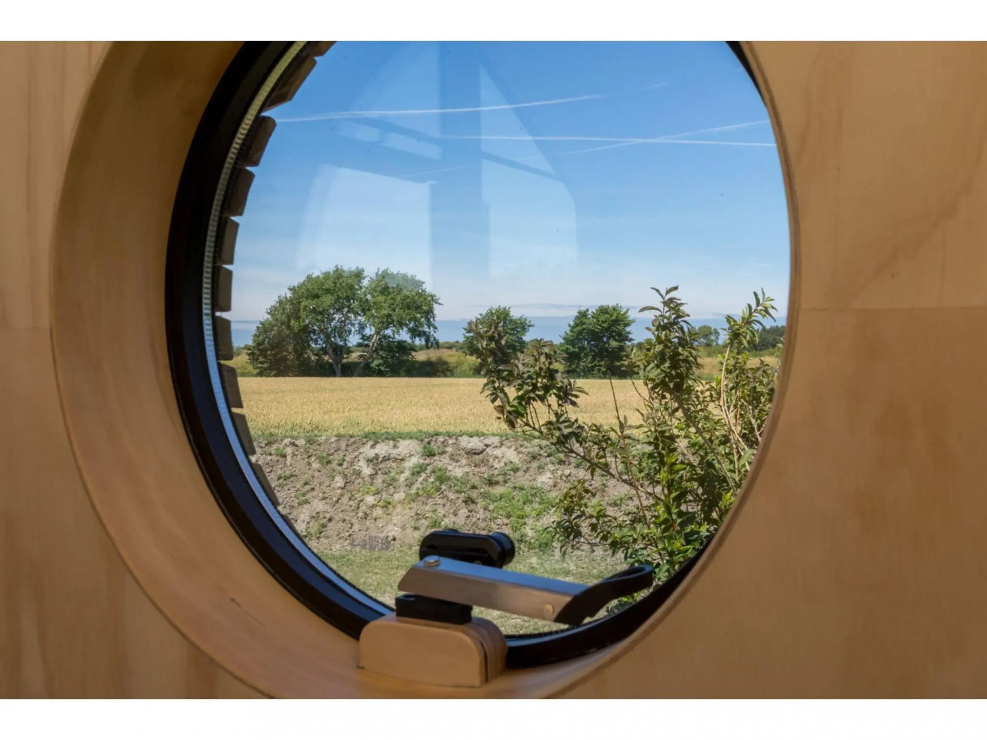 Tiny wrap house 'Woodpecker' on the edge of nature reserve and beach