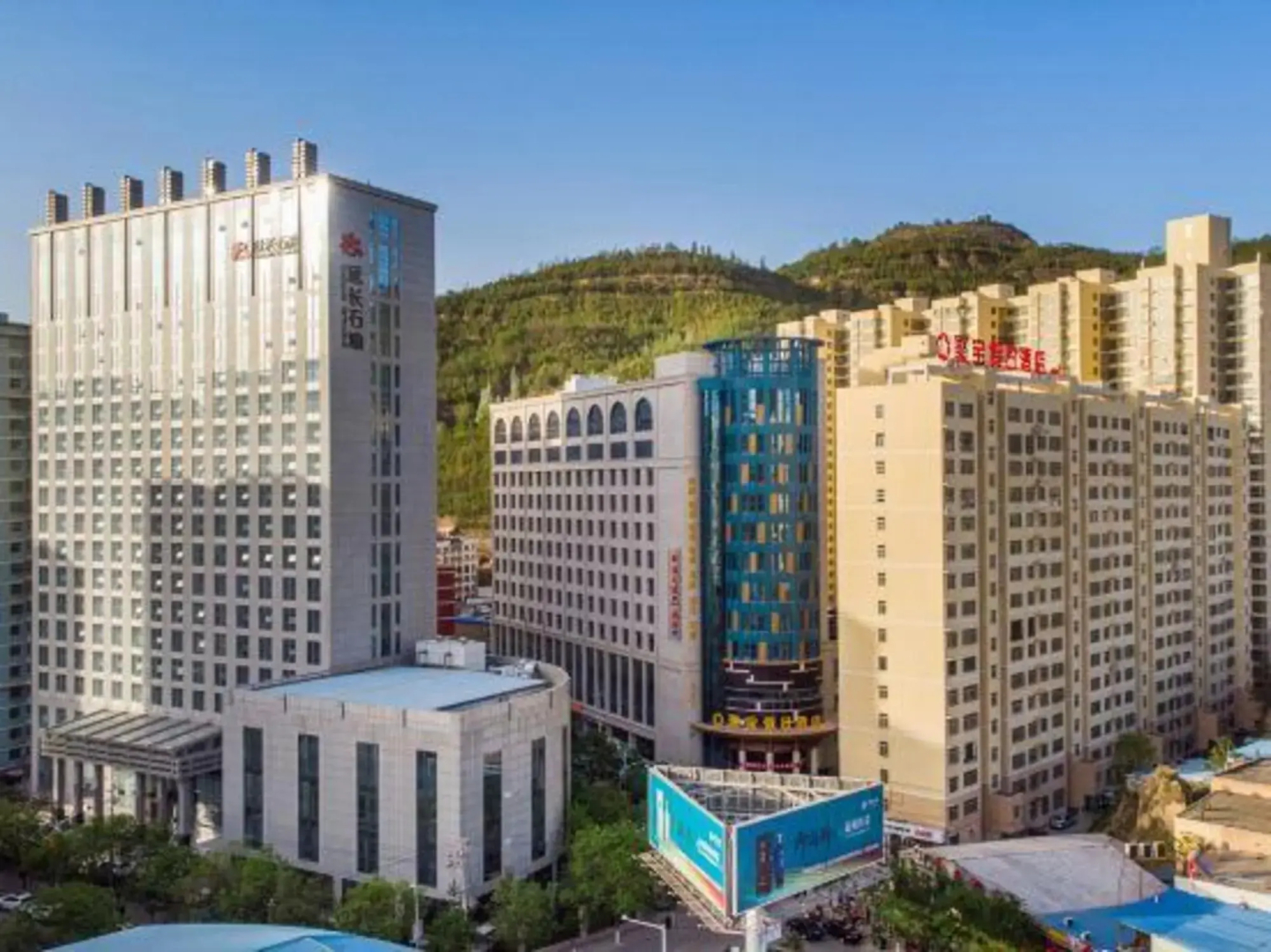 Jubao Holiday Hotel
