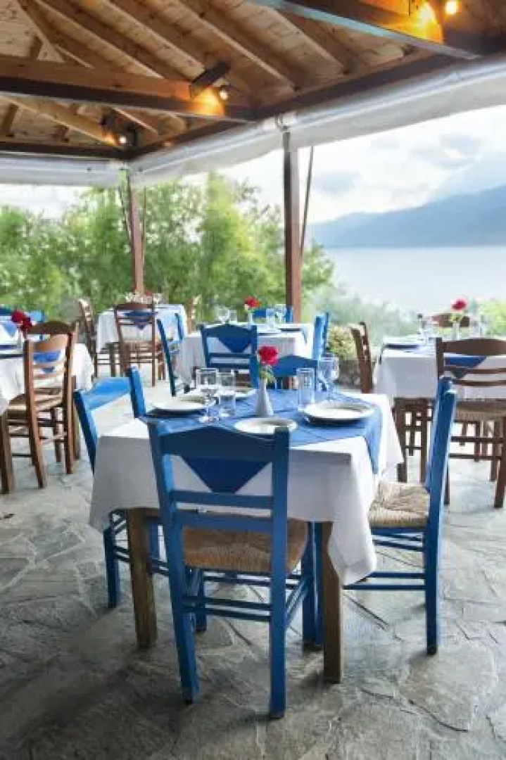 Kotronas Bay Bungalows