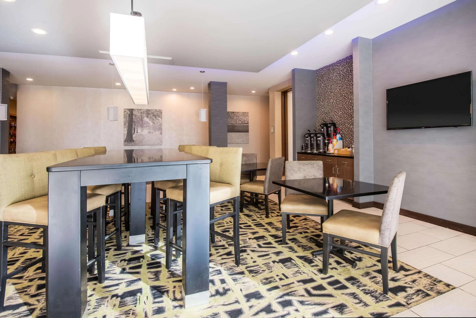 La Quinta Inn & Suites by Wyndham Morgantown