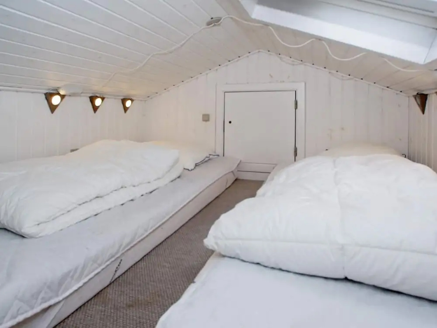 Enticing Holiday Home in Hemmet near Sea