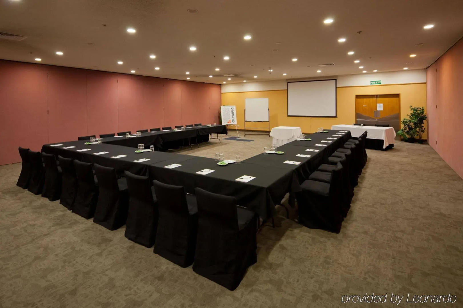 Distinction Hamilton Hotel & Conference Centre