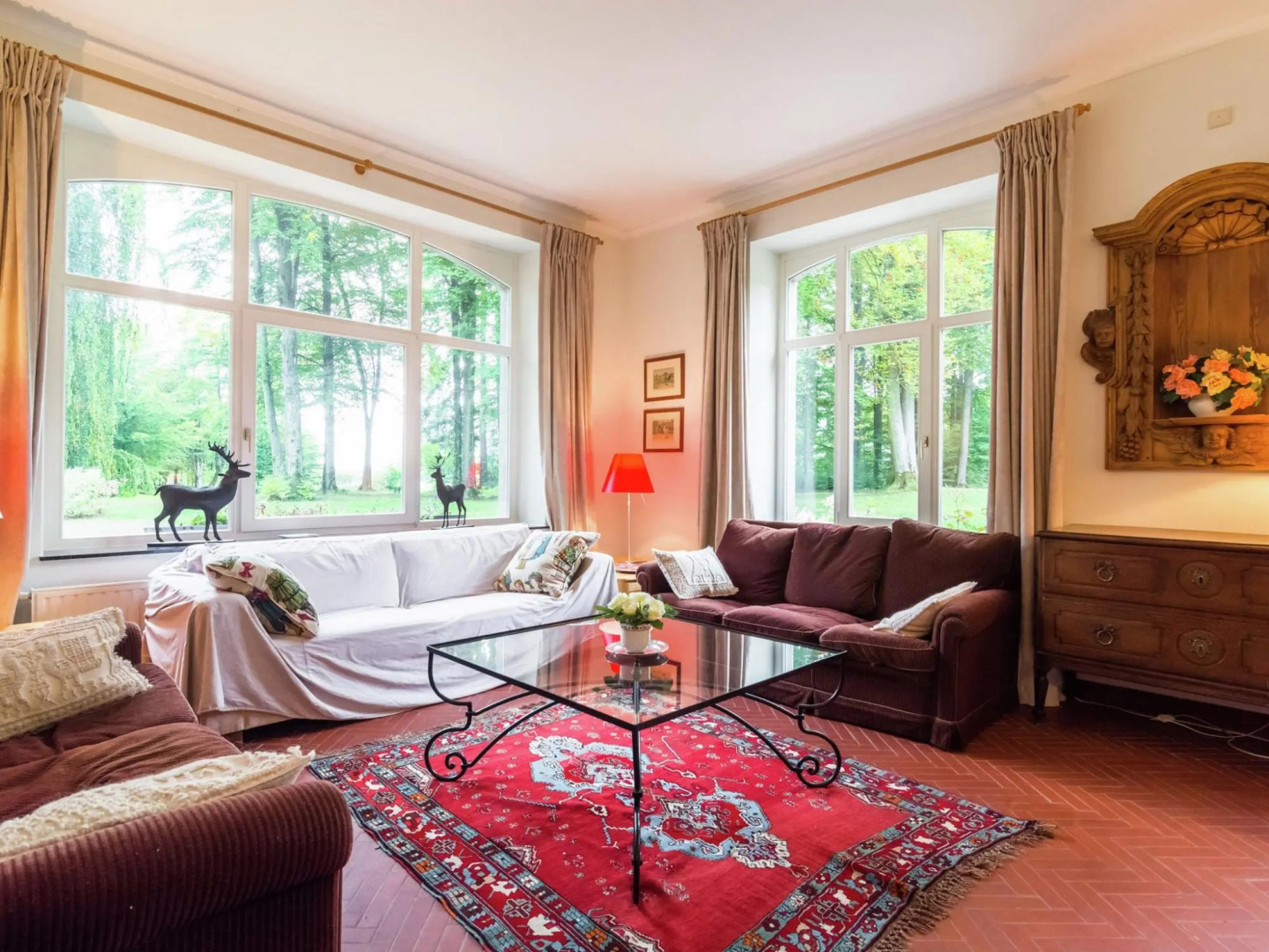 Beautiful Mansion in Beauplateau near Forest