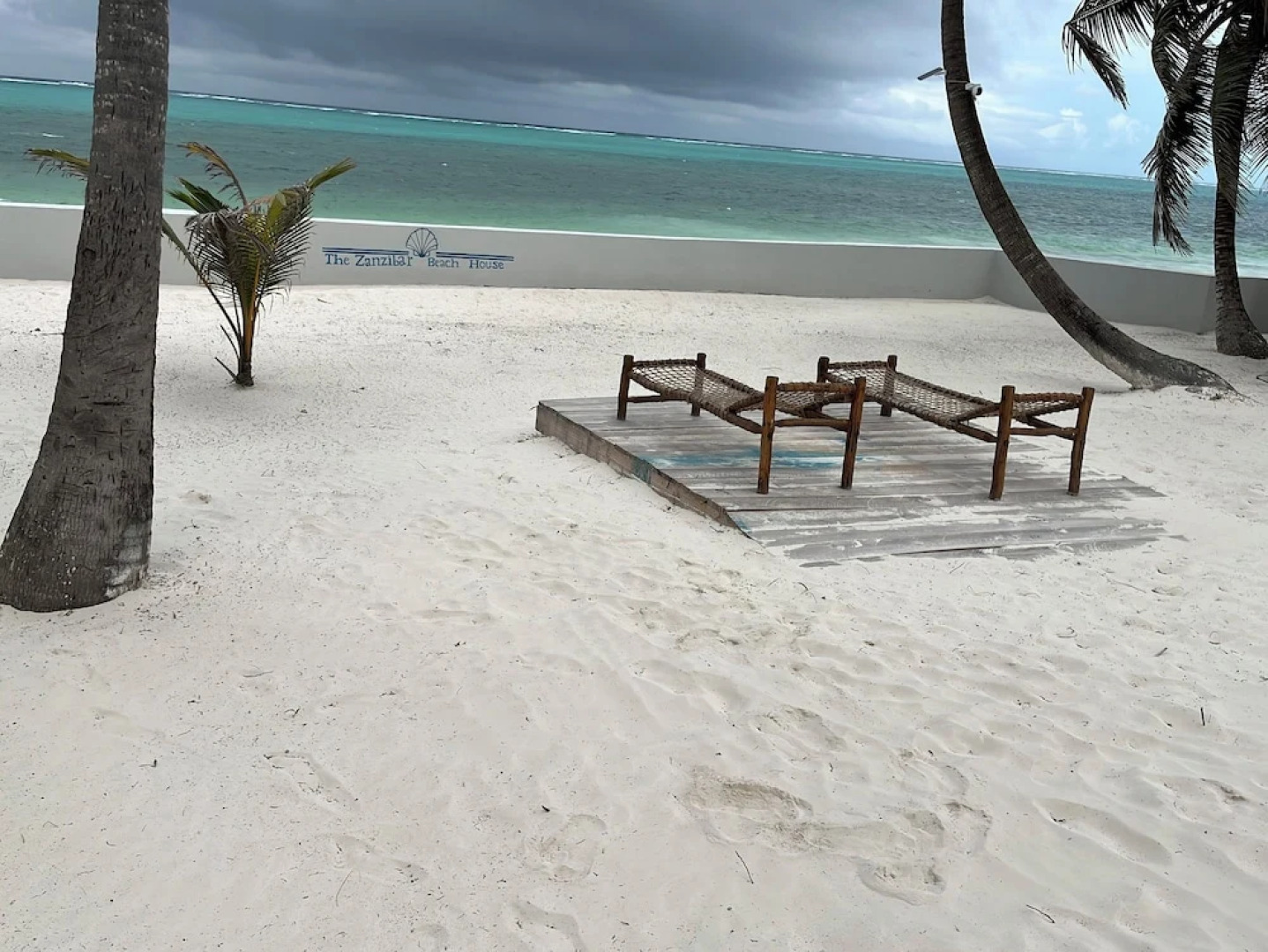 Zanzibar Beach House- West