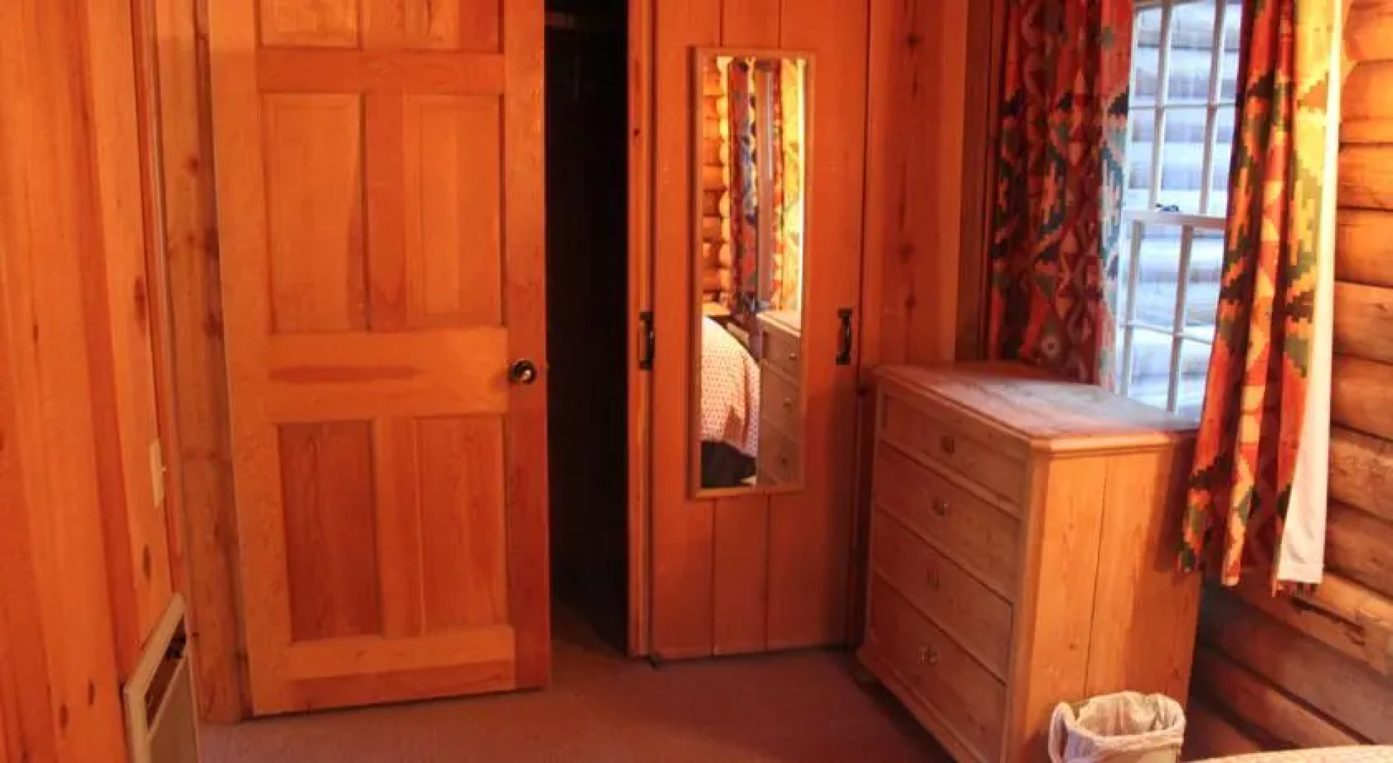 Log Cabin in the Woods with WiFi!