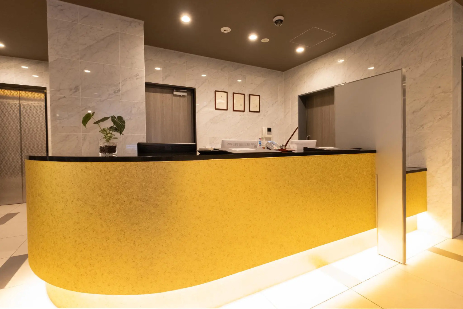 Nipponbashi Luxe Hotel