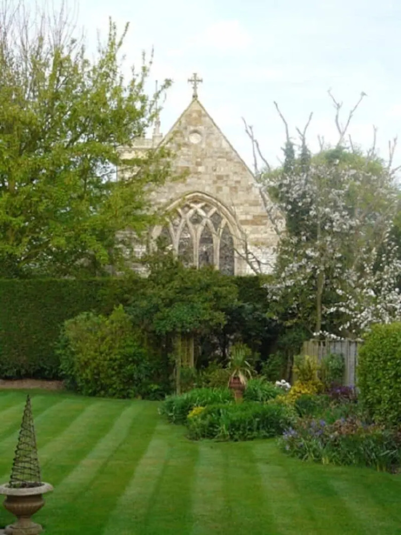 Pine Lodge Bed And Breakfast