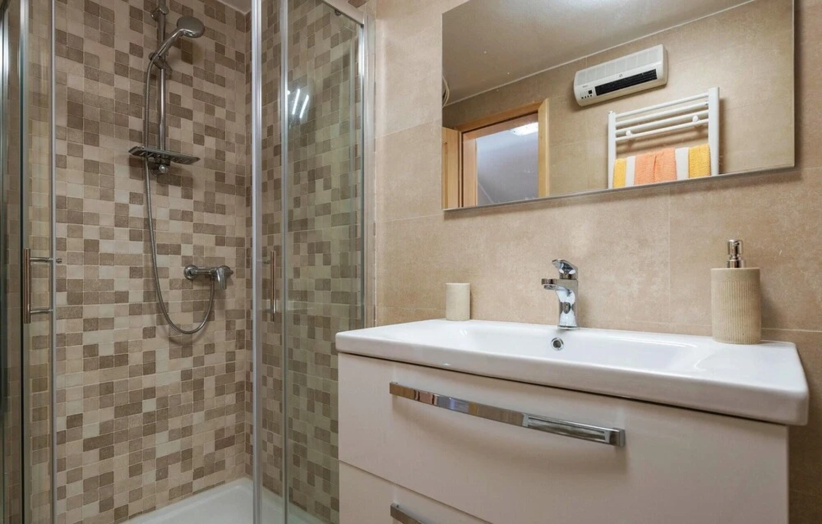 Awesome Home in Orbanici With 4 Bedrooms, Wifi and Outdoor Swimming Pool