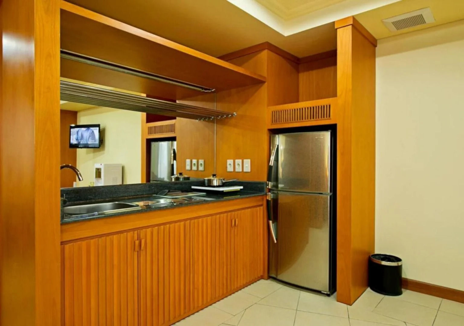 Puri KIIC Golf View Hotel