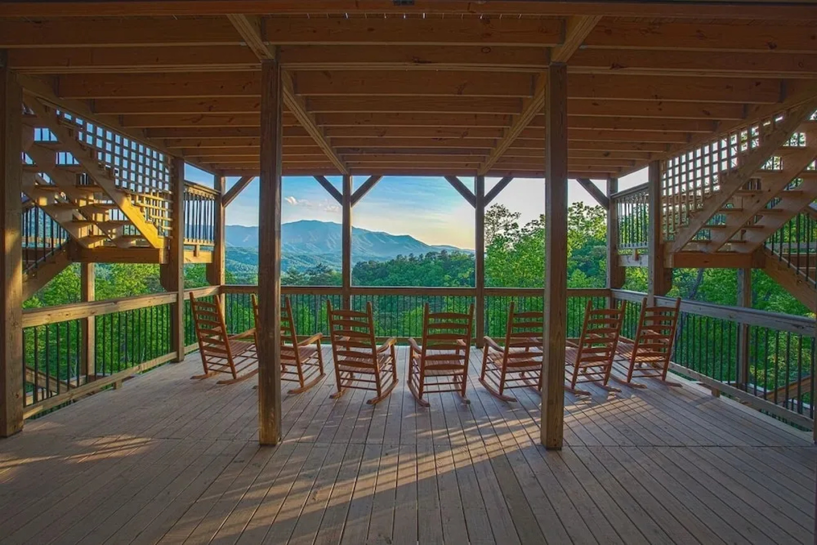 Gatlinburg Mansion - Fourteen Bedroom Cabin
