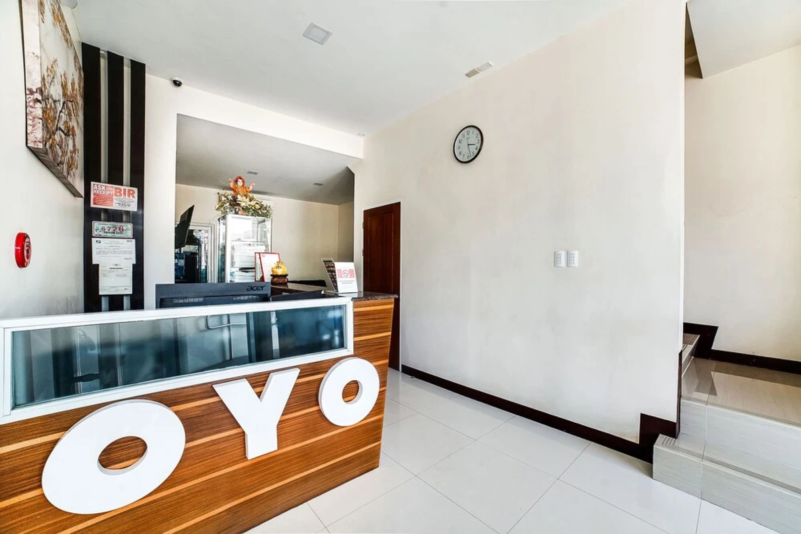 OYO 256 Sakura Suites