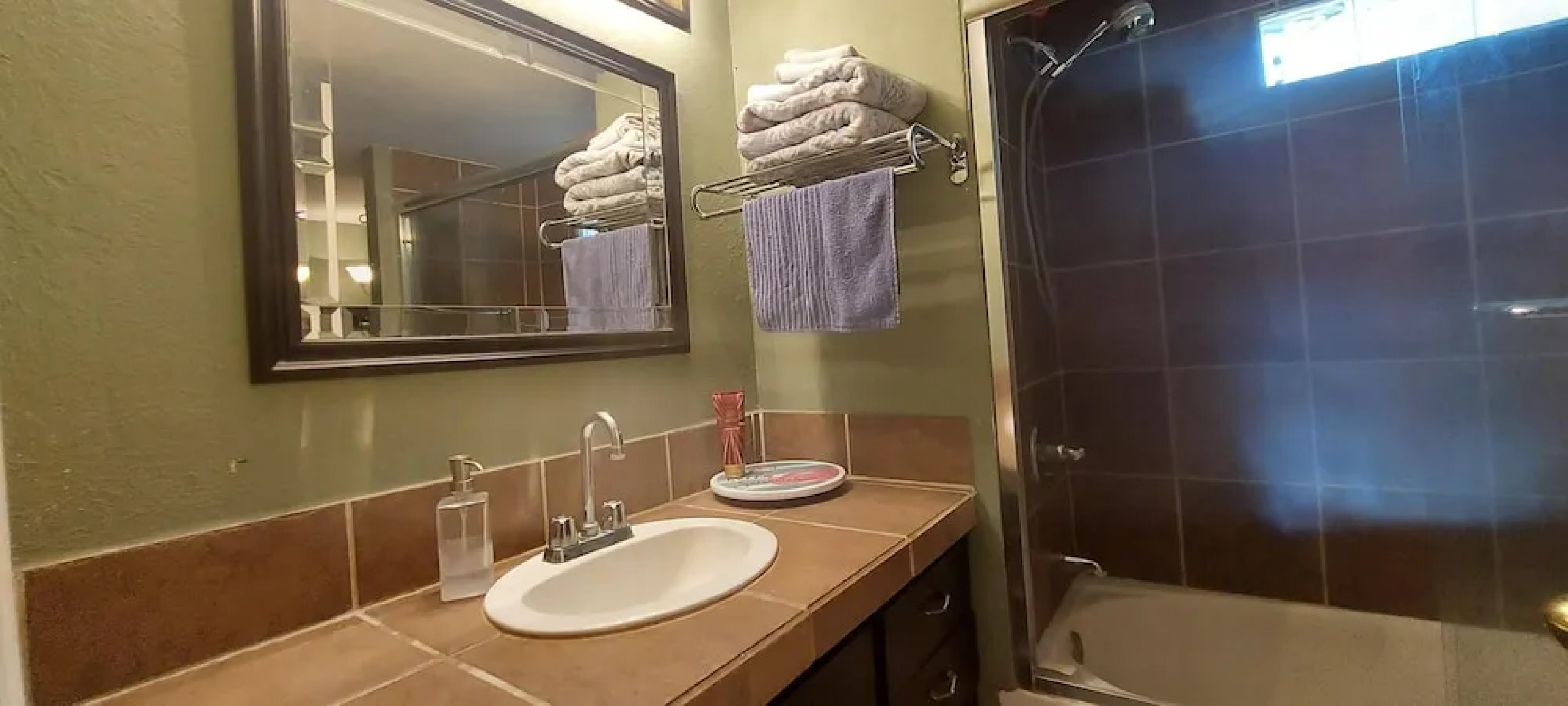 Kozy Cove Cabin - 1 Block to Lake Boat Launch - Covered Boat Parking - Lake Fun