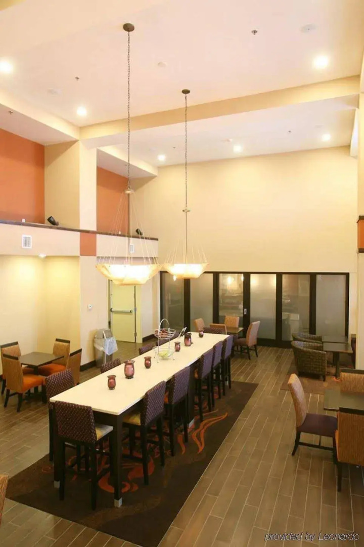 Hampton Inn & Suites by Hilton Fargo Medical Center