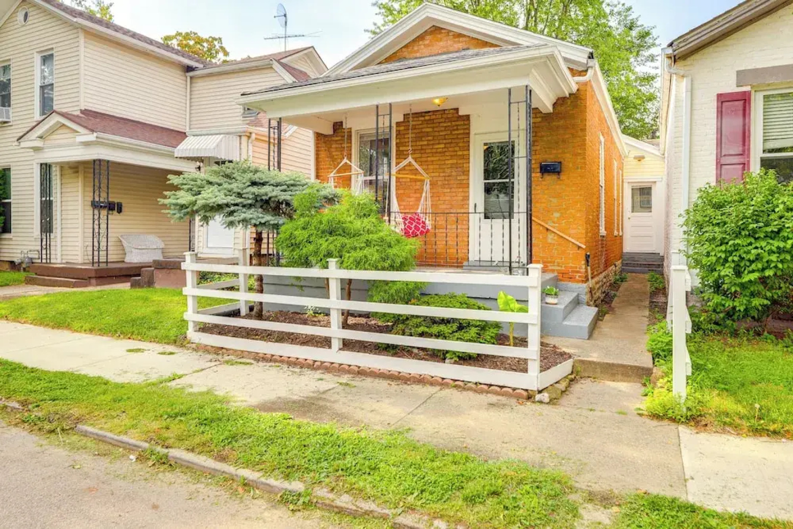 Dog-friendly Dayton Home: 1 Mi to Downtown!