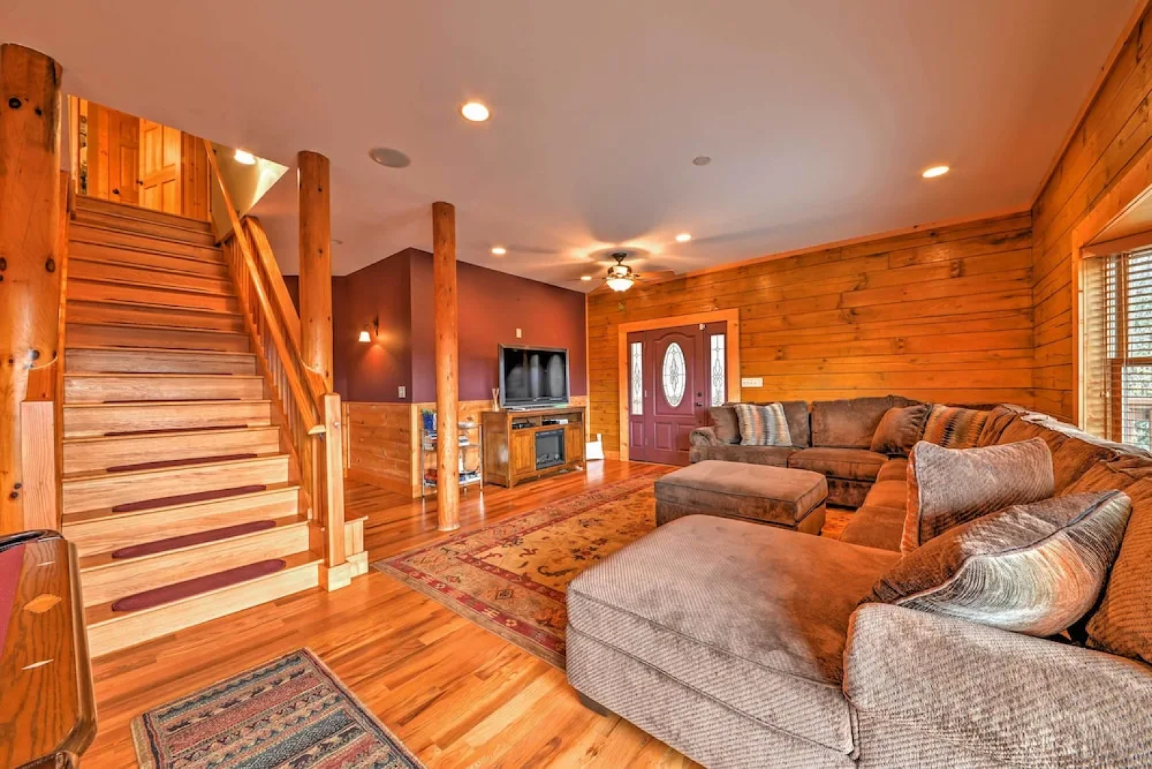 'the Cozy Bear Cabin: Upscale Deck & Mtn Views!