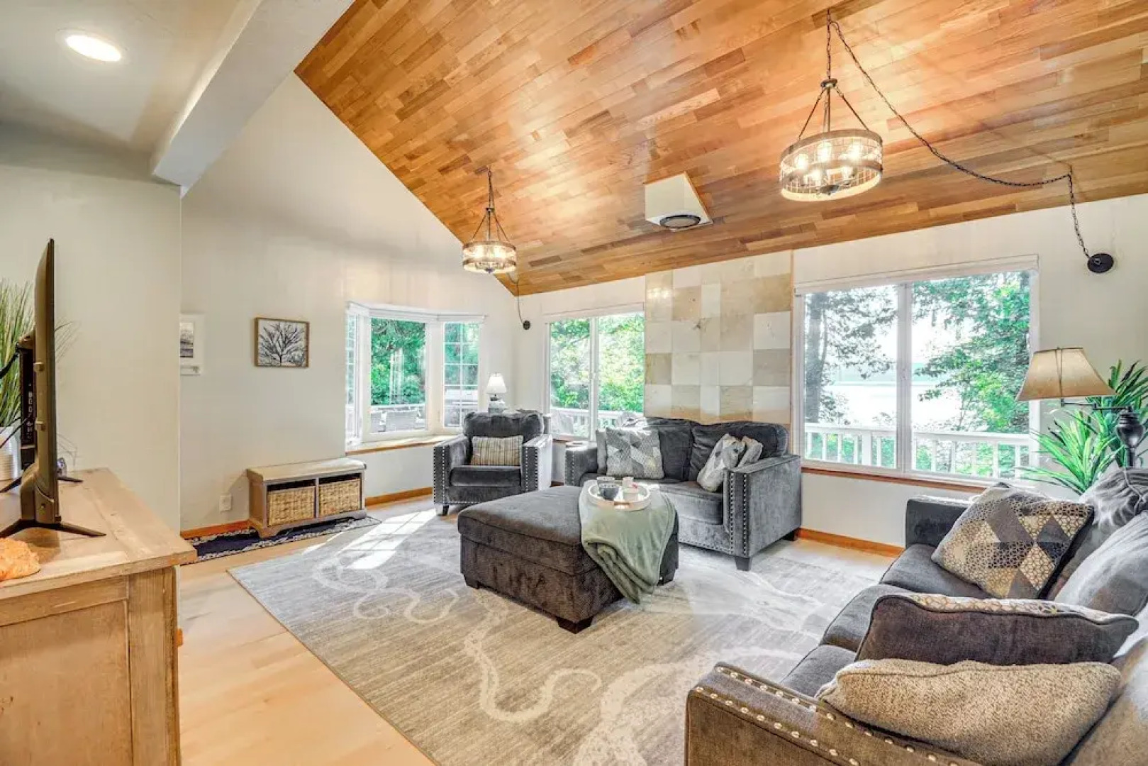 Shelton Gem w/ Kayaks: Private Beach Oyster Hunt