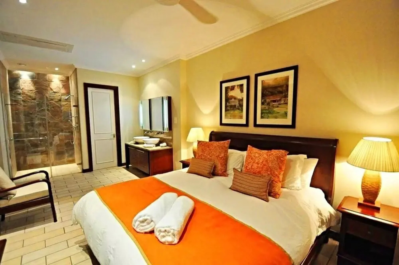 Eden Island, Beach front, Luxury, 3 Bed Ensuite, WiFi