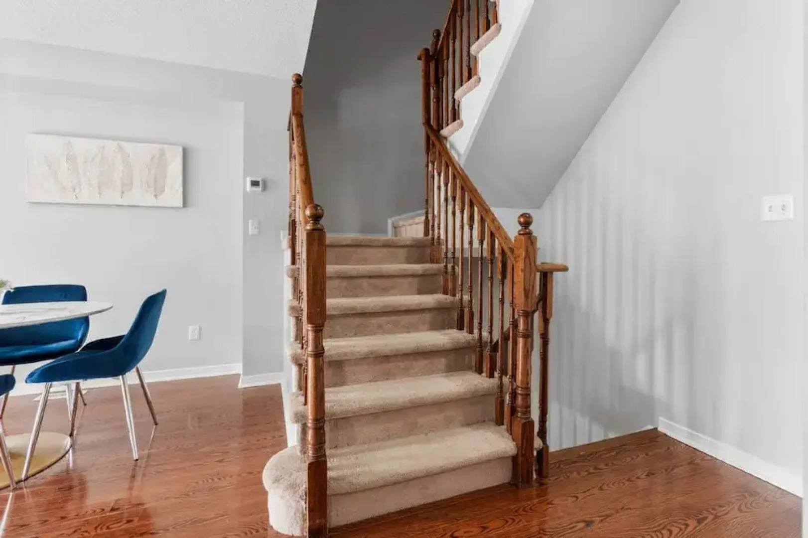 Contemporary 3BR Townhouse in Ajax Cozy Central