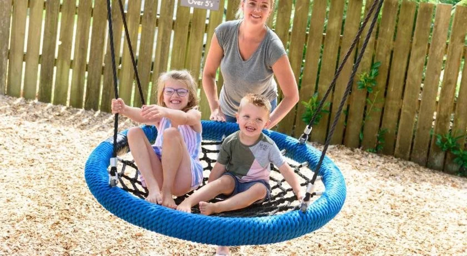 The Britannia Inn & Waves Restaurant