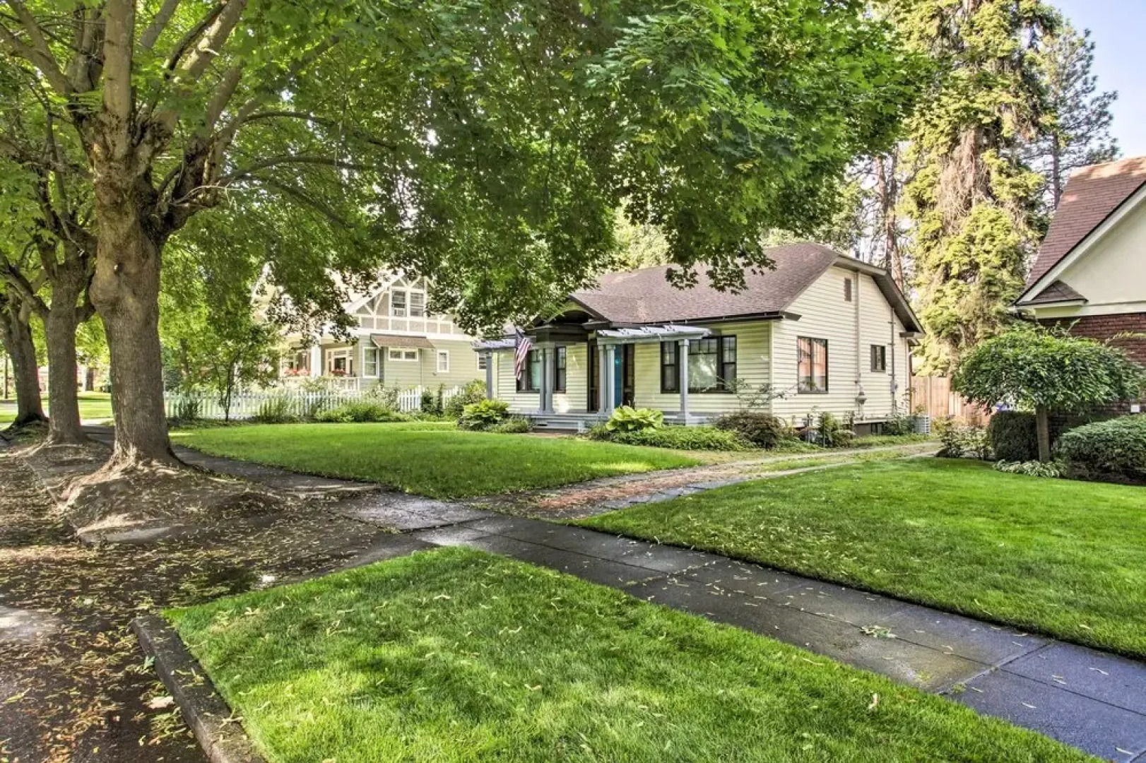 Peaceful Family Home w/ Deck: 3 Mi to Dtwn Spokane