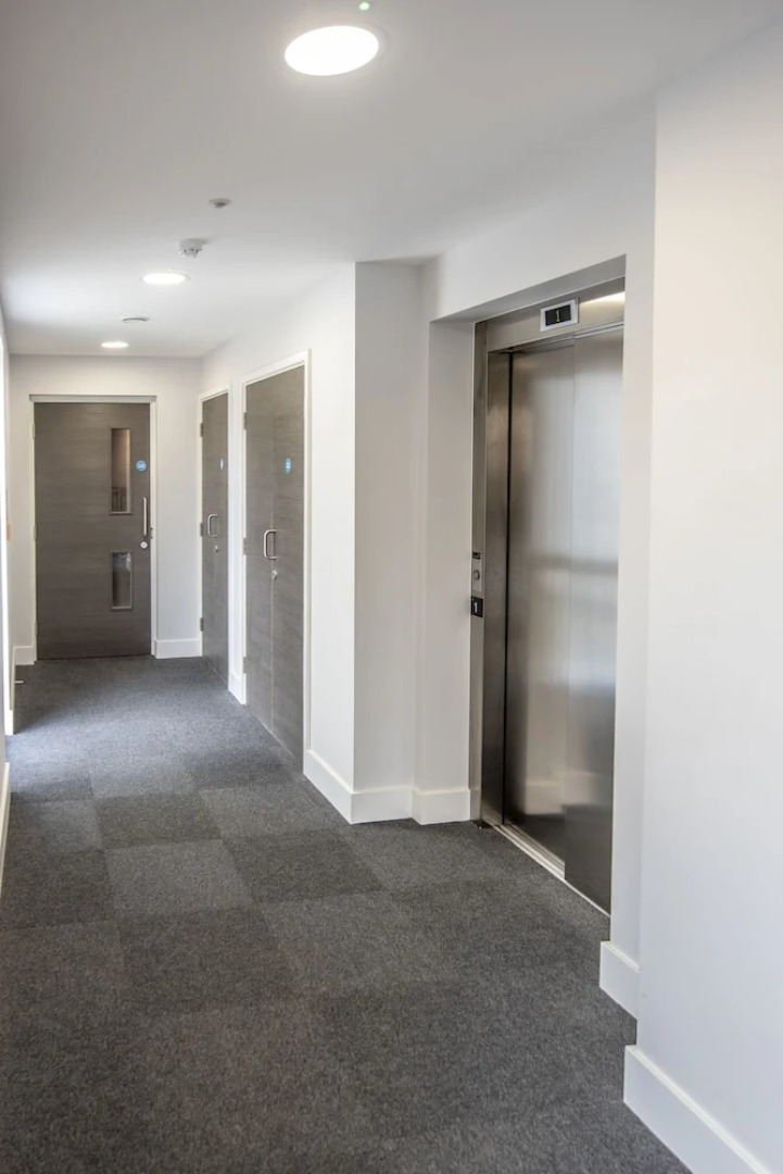 Luxury Bedford Riverside Apartment