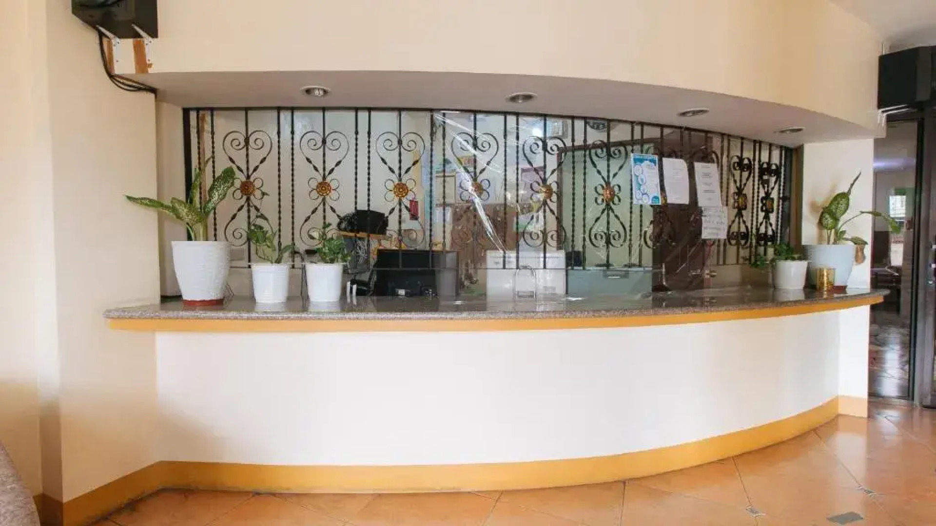 Reddoorz @ Golden Park Inn La Union