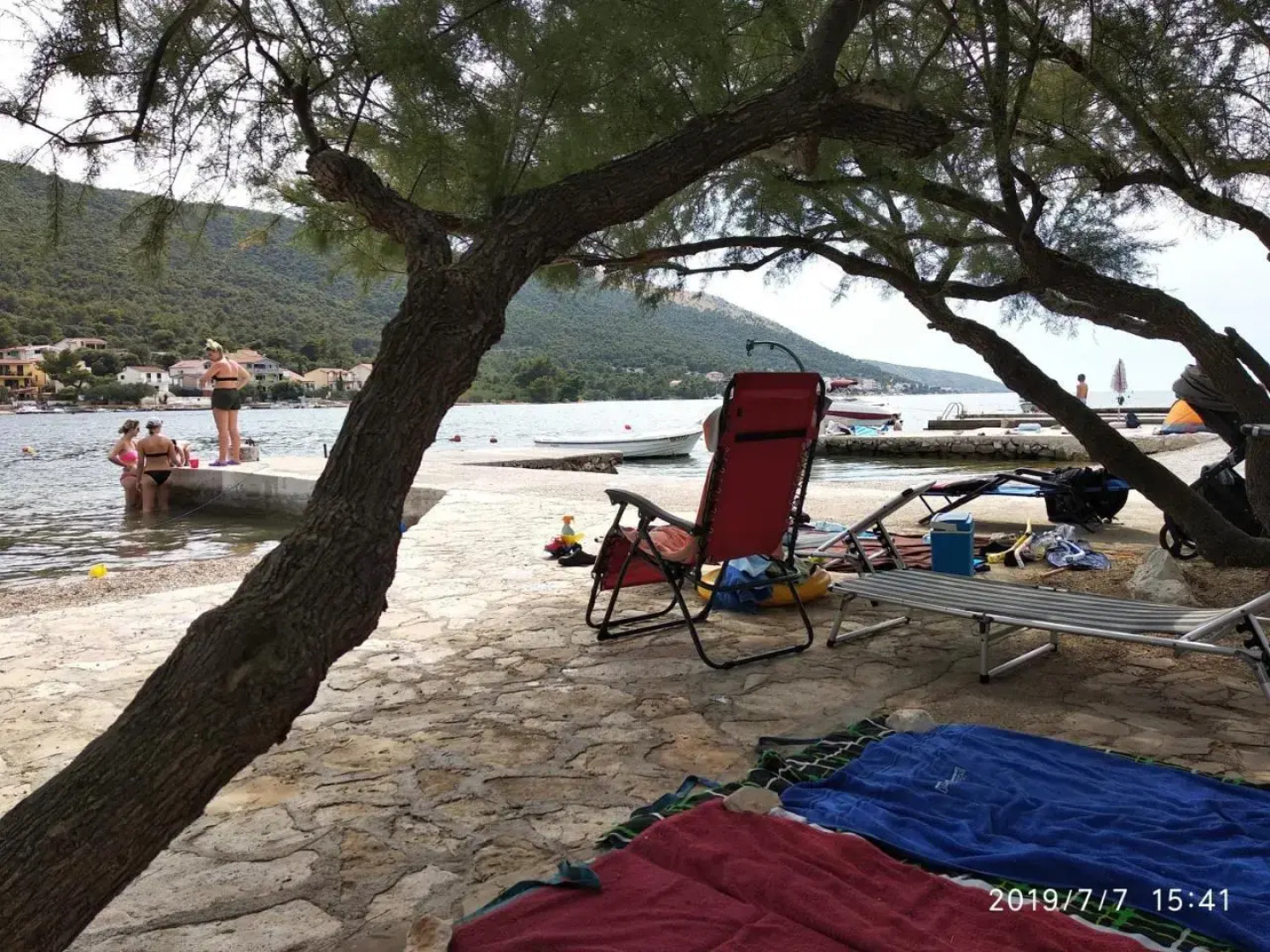 Grebastica Beachfront Apartment