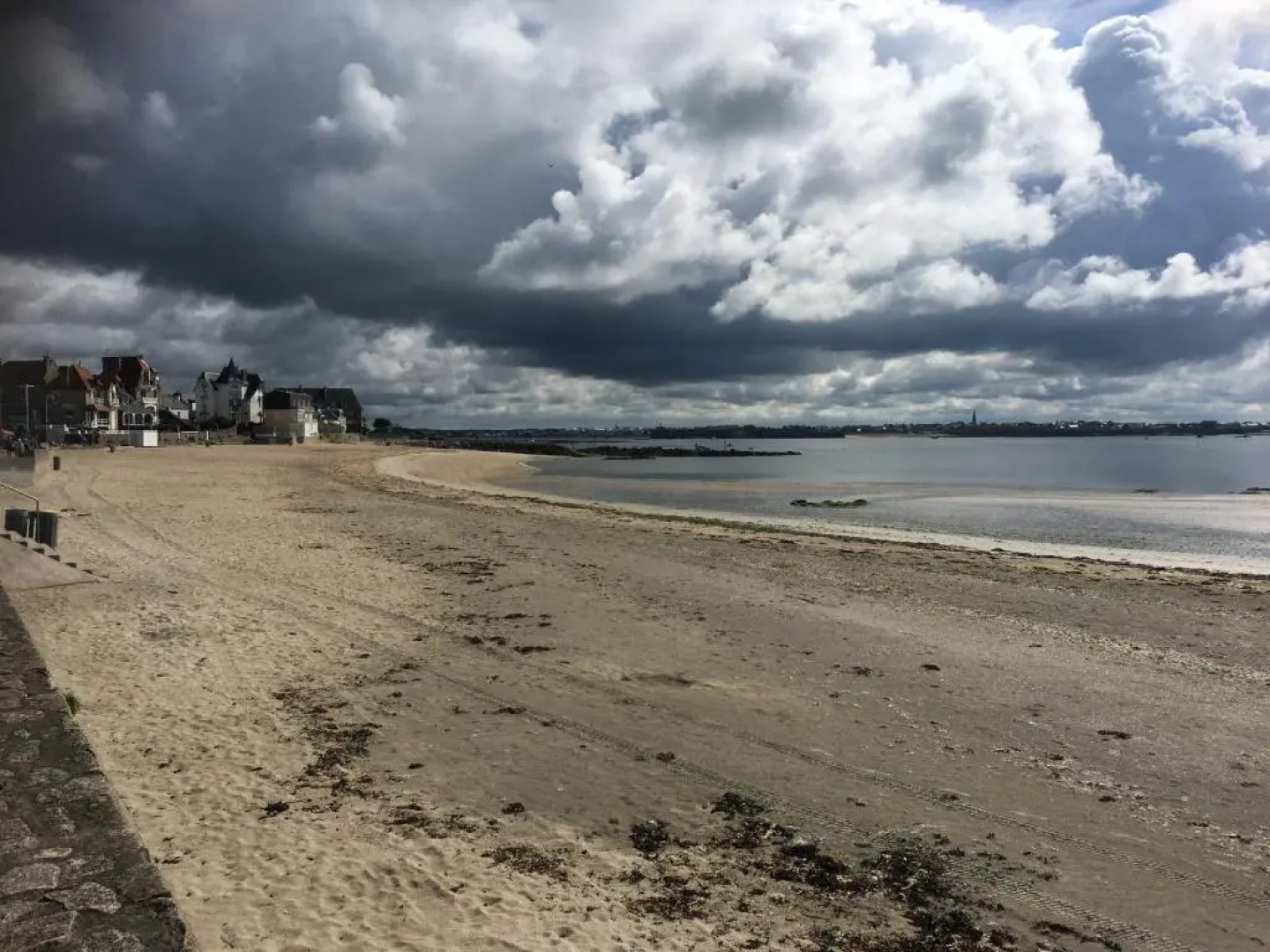 TOUT A PIED ! parking privé - T2 25m2 cosy