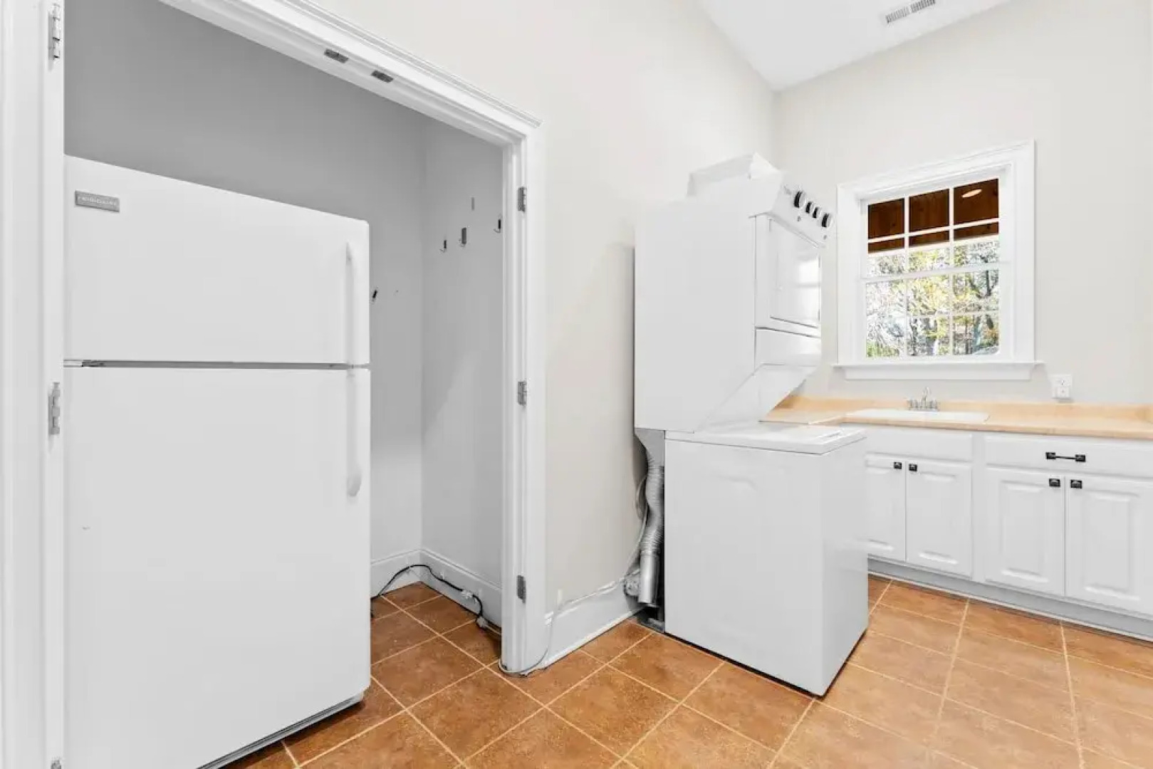 Sunset Pointe by Avantstay Waterfront Beach Fire Pit Sleeps 14 5bdr 4BA