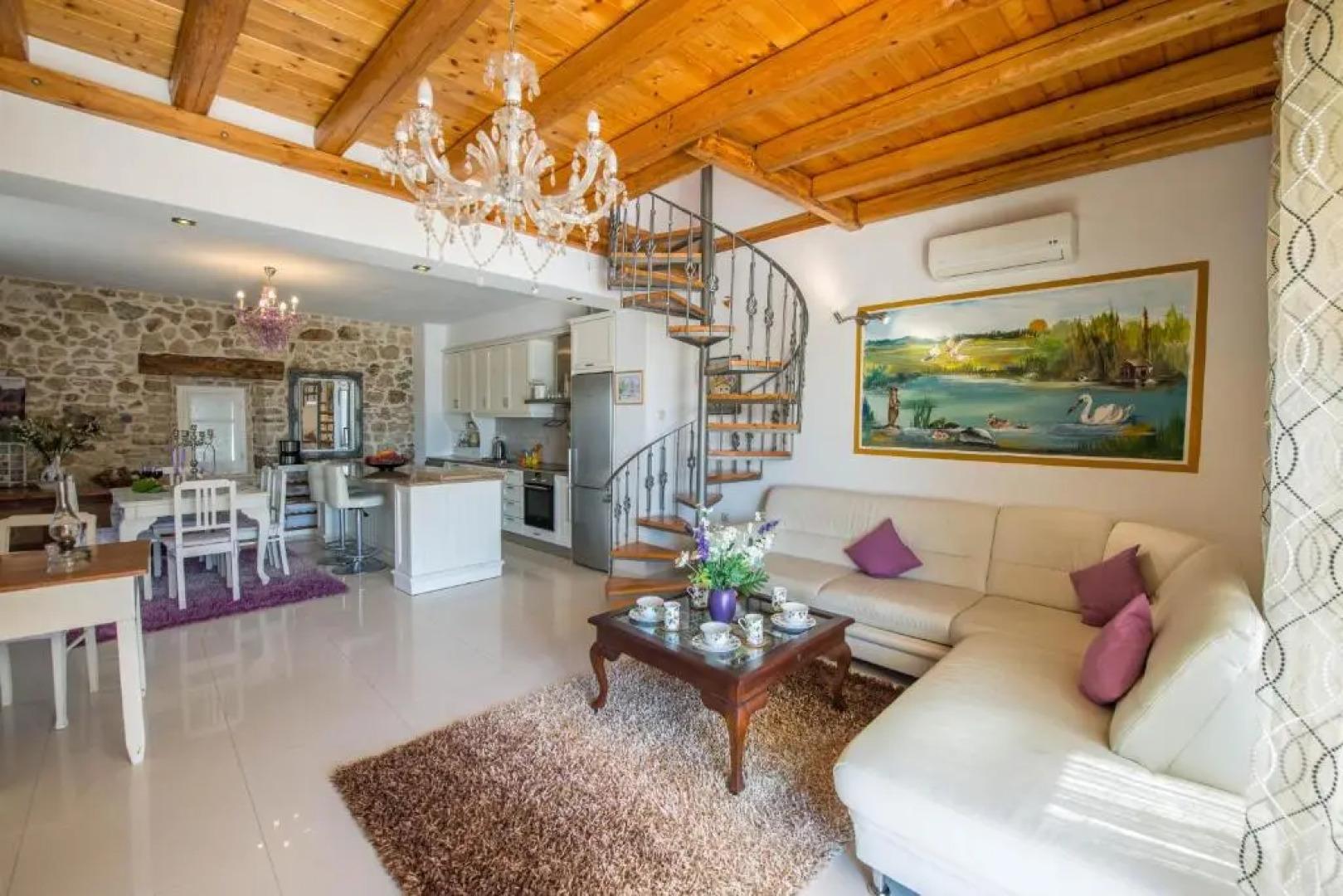 Villa Siorra by MediterraneanVillas