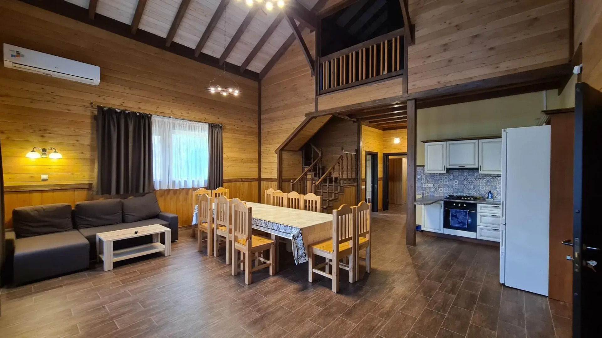 Коттедж В4 на базе отдыха Новинки Парк