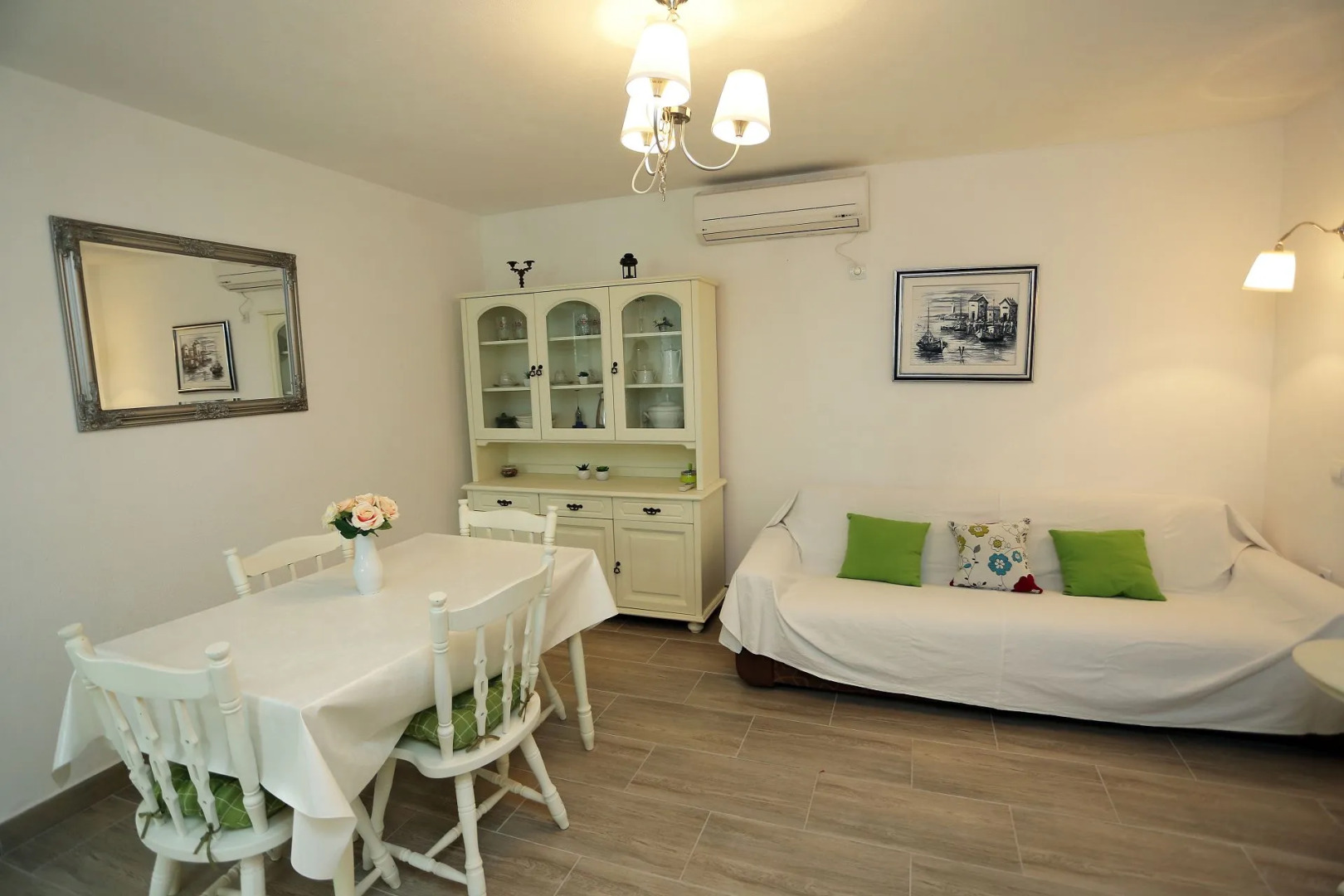 Apartment Ali - modern apartments: A2 Supetar, Island Brac
