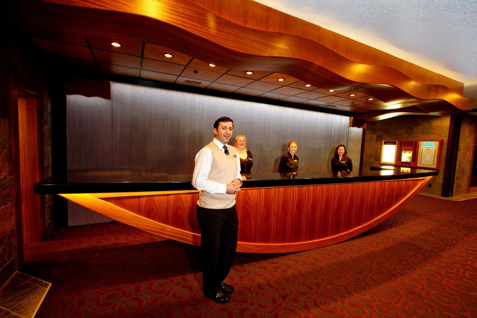 Mirabeau Park Hotel & Convention Center