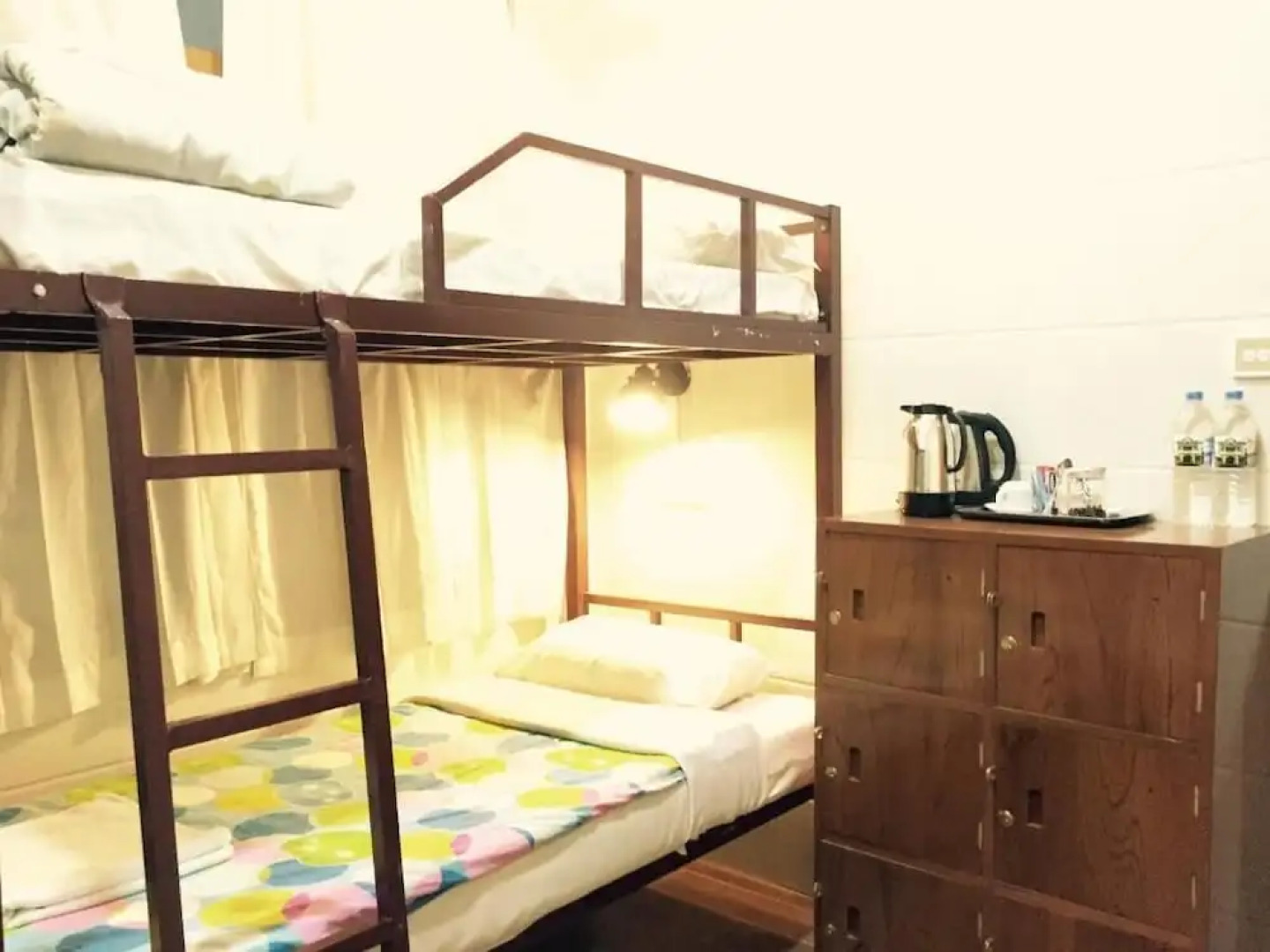 Mr. Charles Guest House - Hostel