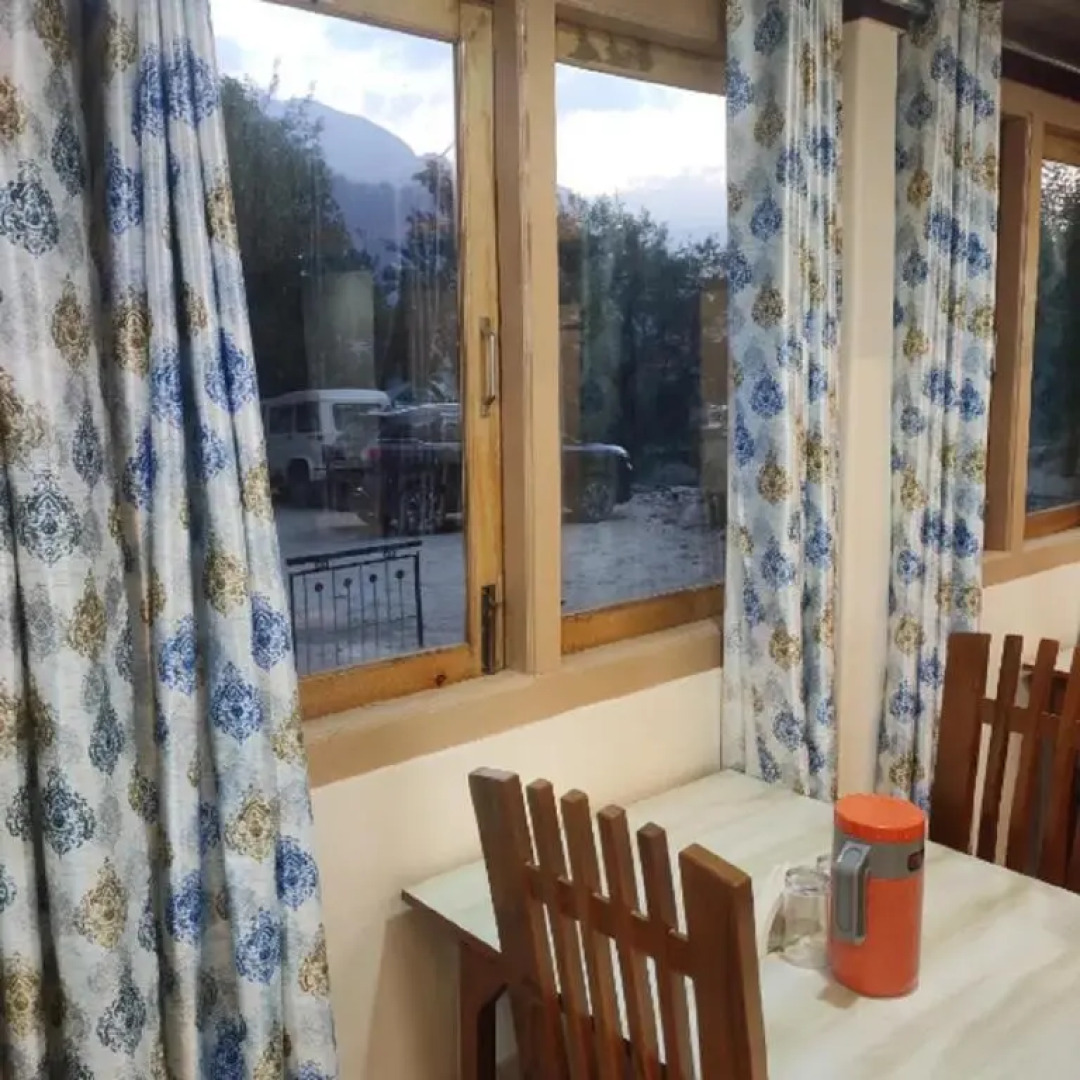 Green Plaza by StayApart