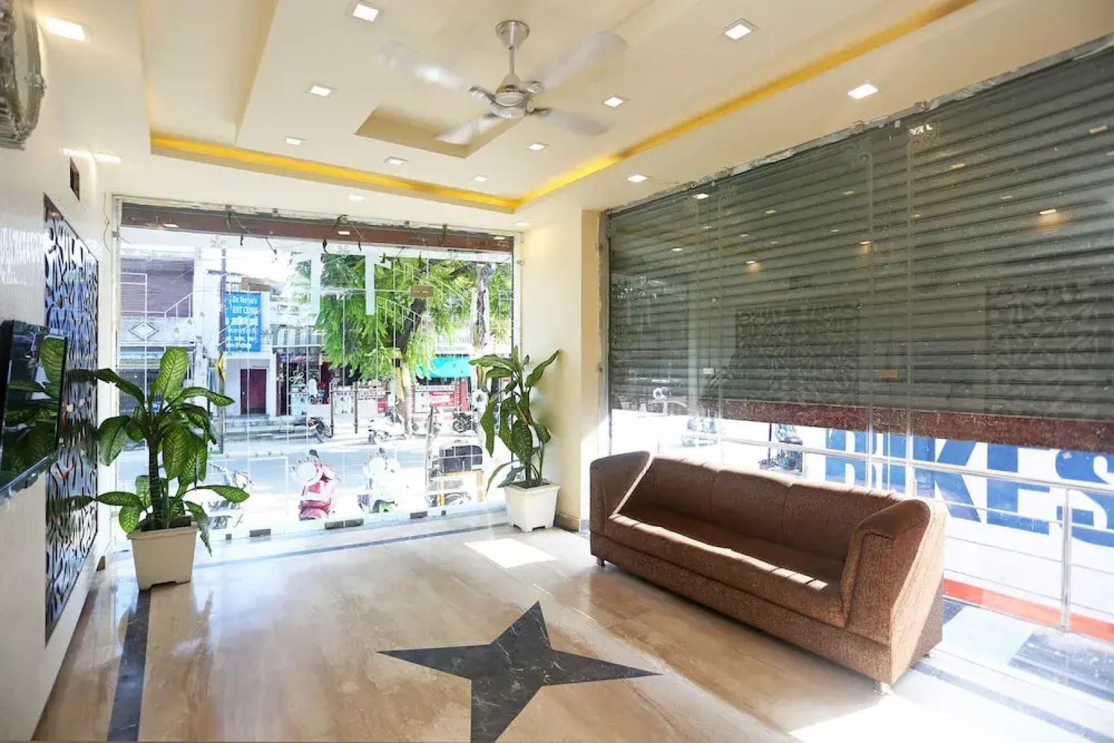 OYO 9565 Hotel New Shiv Murti