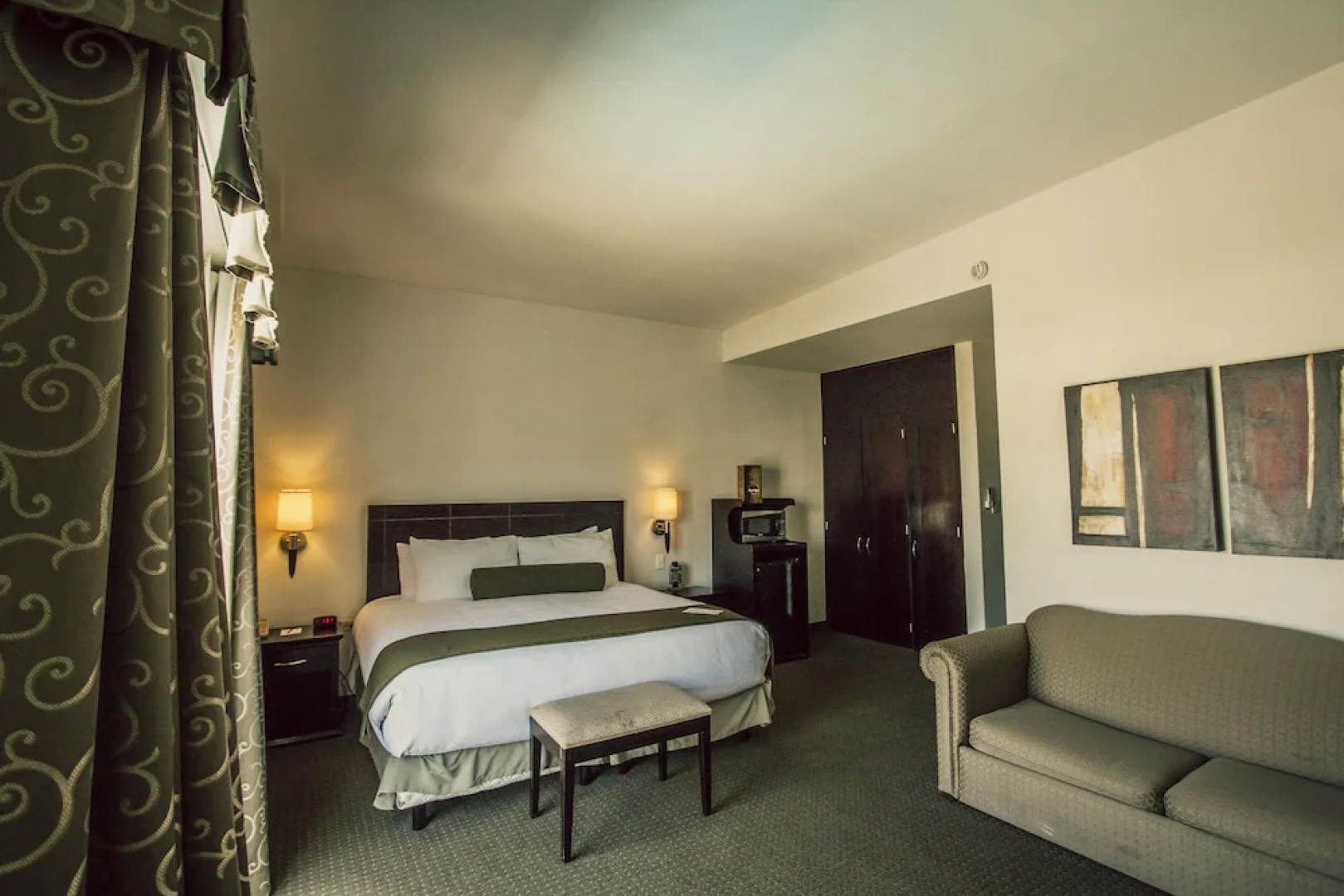 Barrokas Hotel & Suites