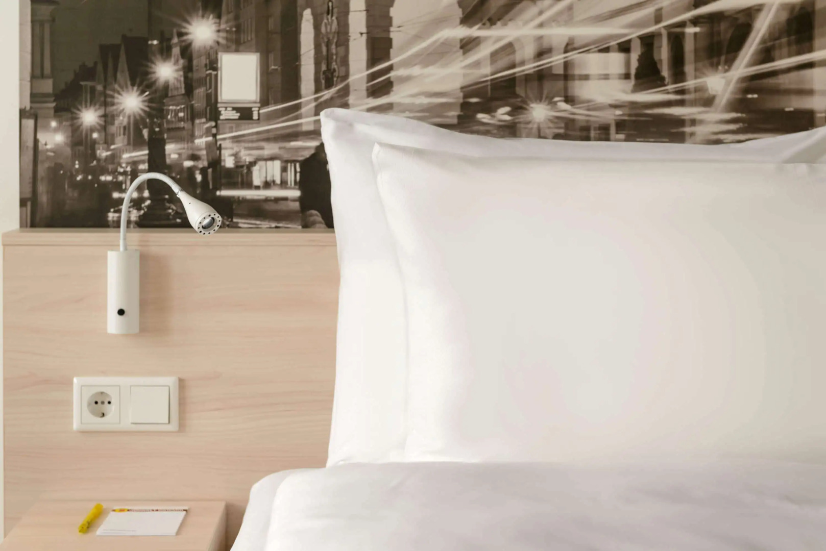 Super 8 by Wyndham Augsburg