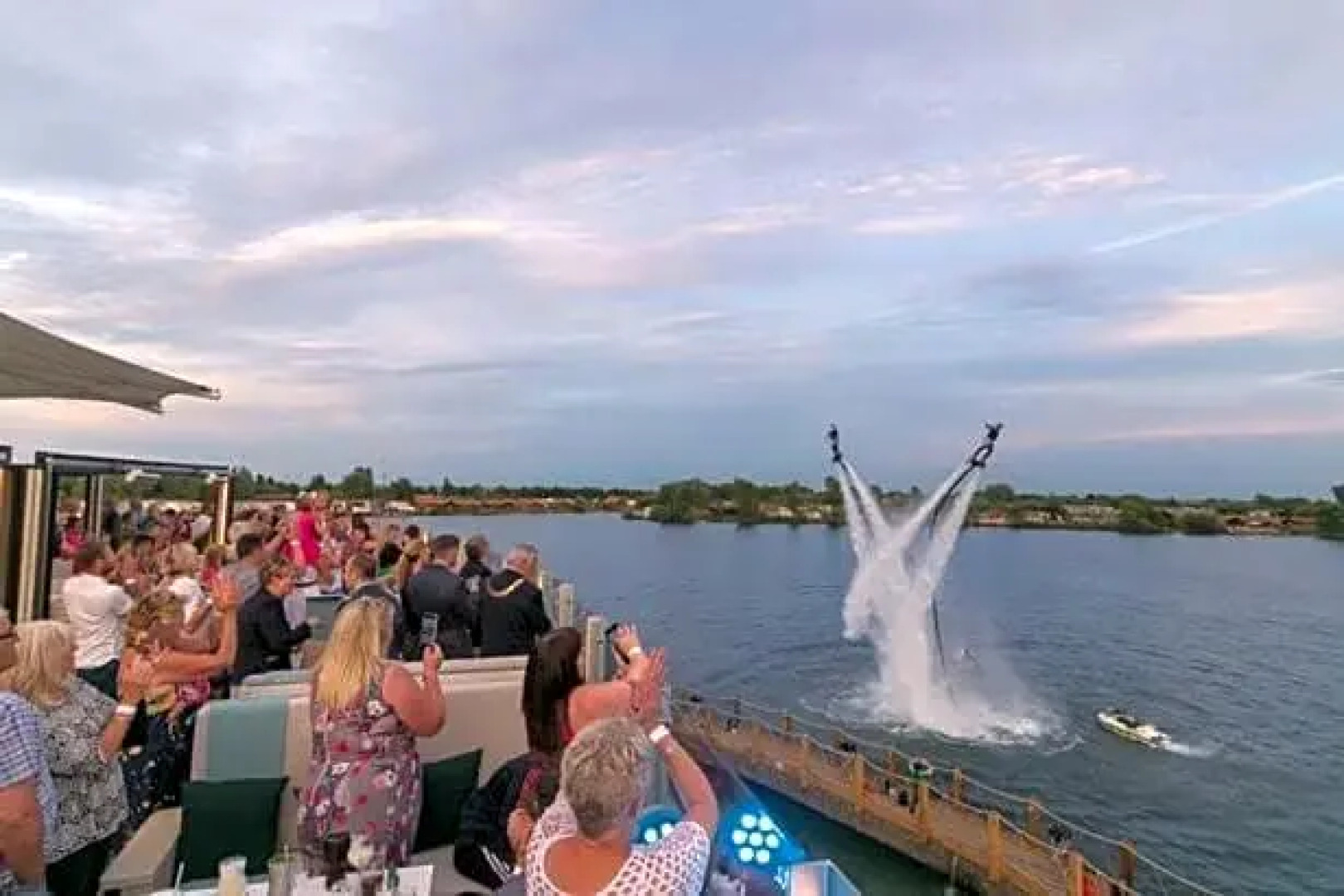 The Luxury break Sleeps 6 at 44 Kingfisher Court South facing