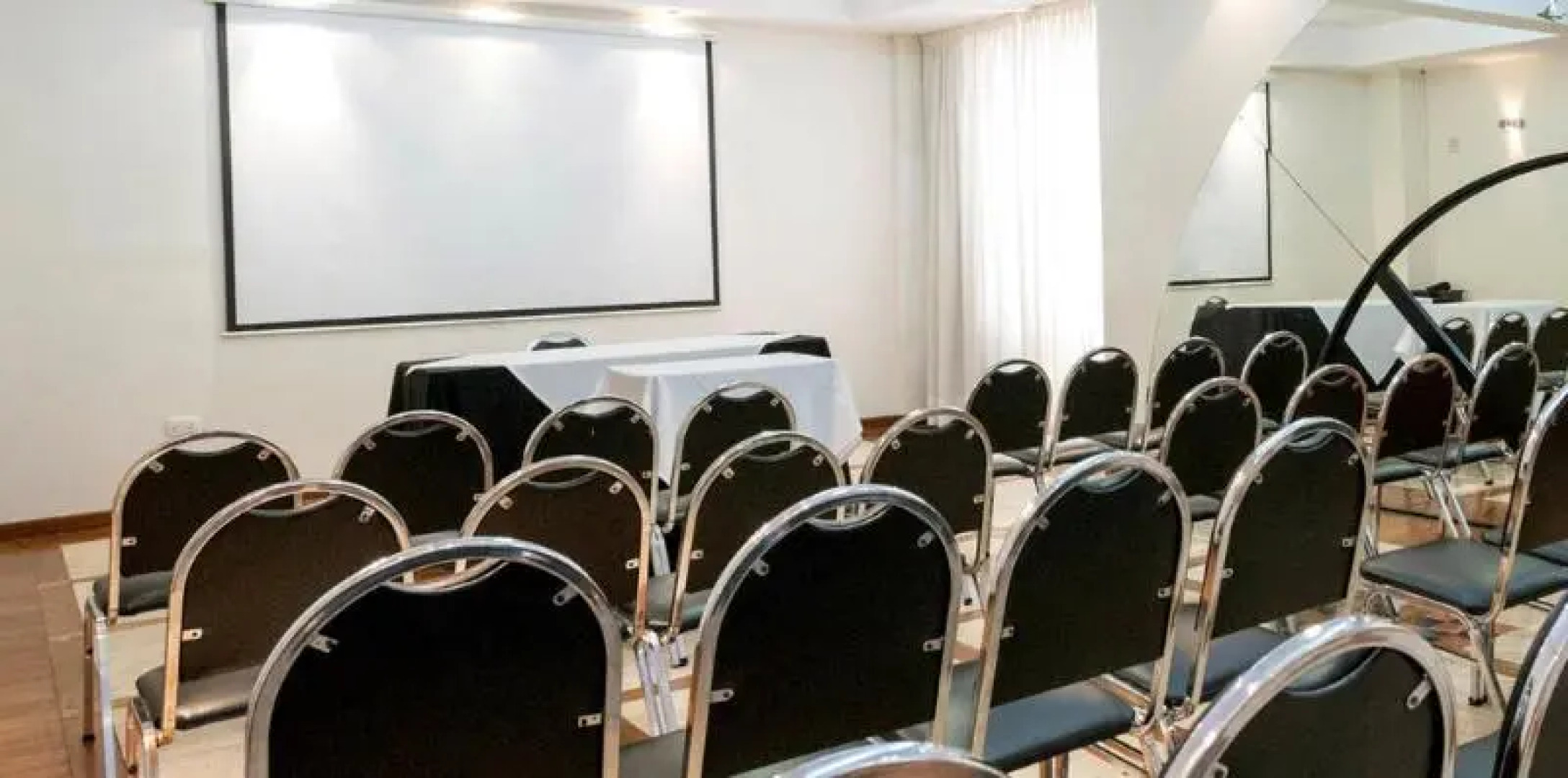 Urquiza Apart Hotel & Suites