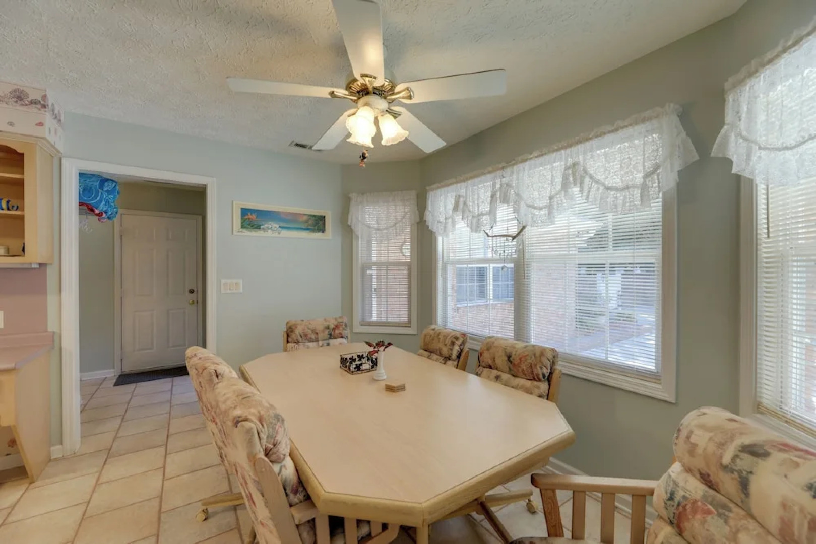 Pine Knoll Shores Getaway - Walk to Beach!